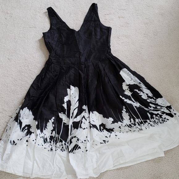 Dress - Picture 1 of 1